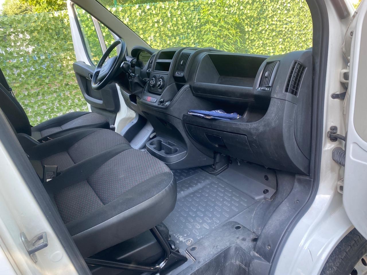 Peugeot Boxer 330 2.2 BlueHDi 140 S&S PC-TM Furgone