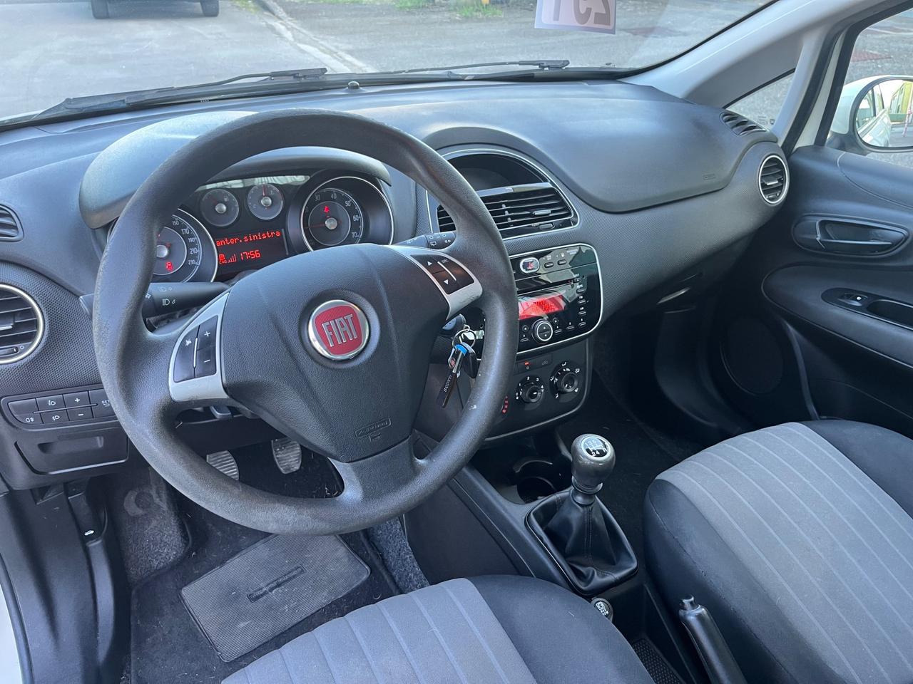 Fiat Punto 2017 1.4 8V 5 porte Natural Power Street