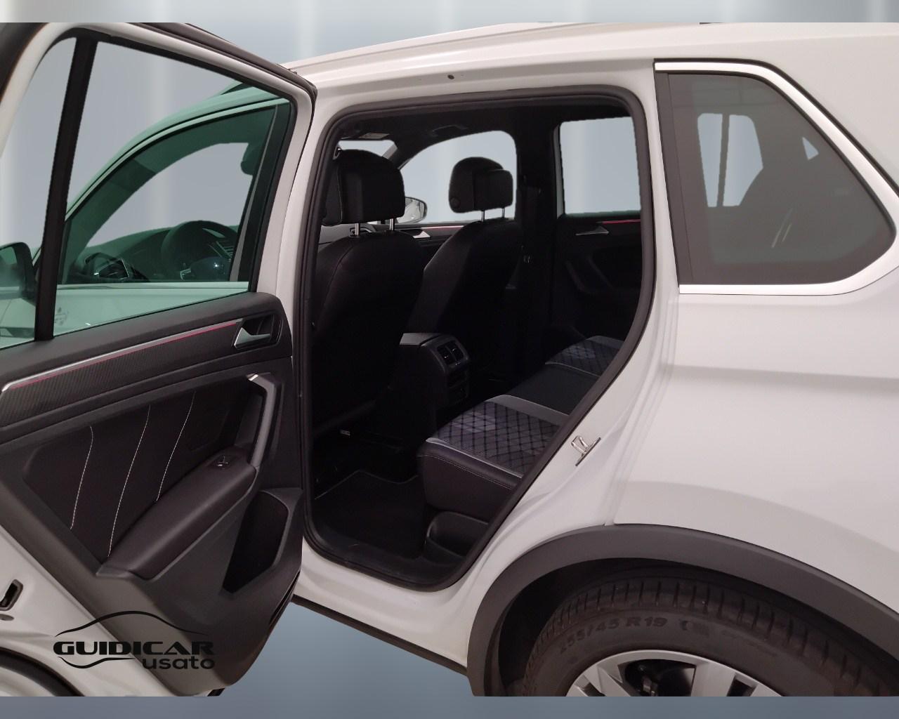 VOLKSWAGEN Tiguan II 2021 - Tiguan 1.5 tsi R-Line 150cv dsg