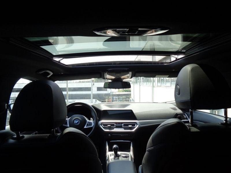 BMW Serie 3 330e xDrive Touring Msport