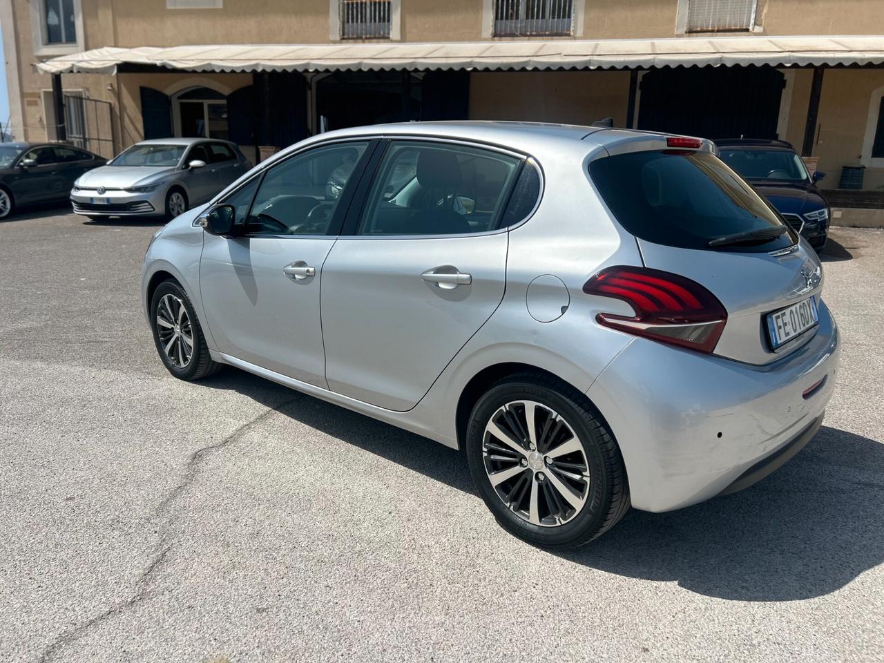 Peugeot 208 BlueHDi 100 5 porte Allure 2016