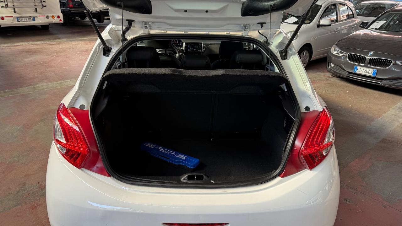 Peugeot 208 1.4 HDi 68 CV 5 porte Allure