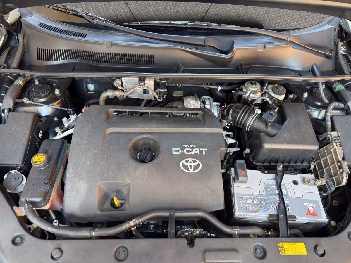 TOYOTA - RAV4 - 2.2 D-Cat 177CV Luxury pelle