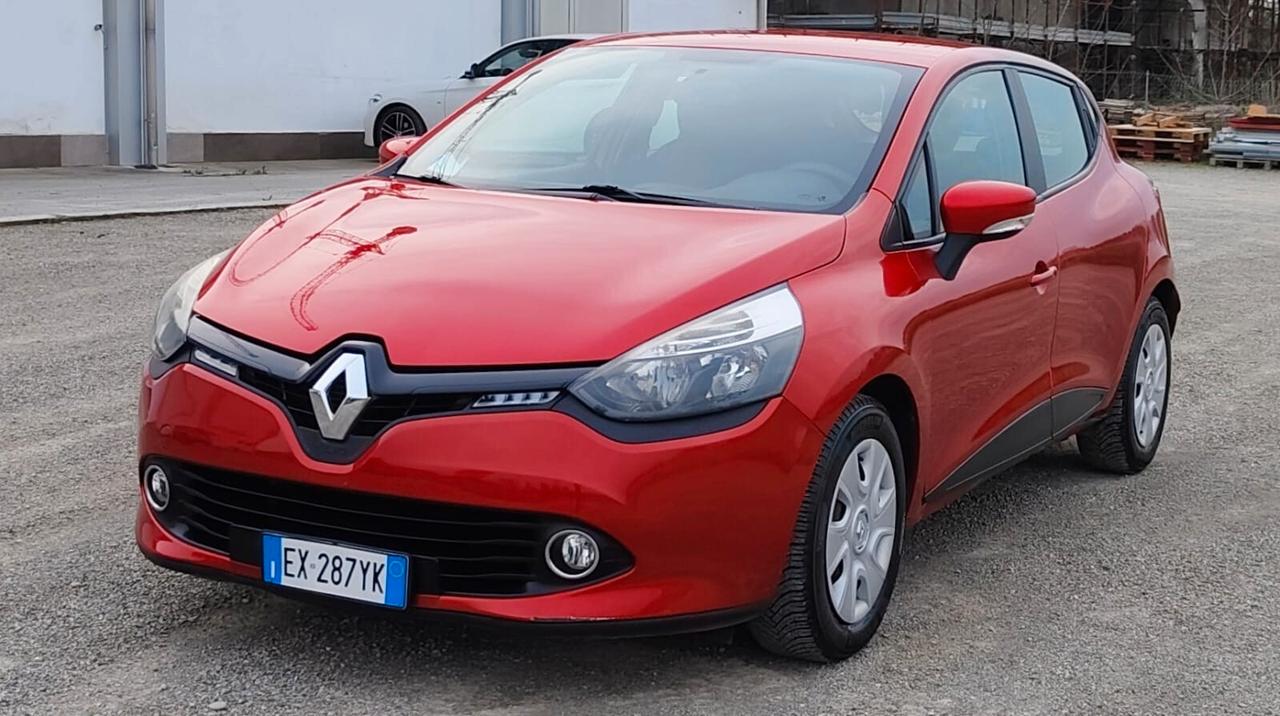 Renault Clio 1.2 75CV 5 porte Costume National