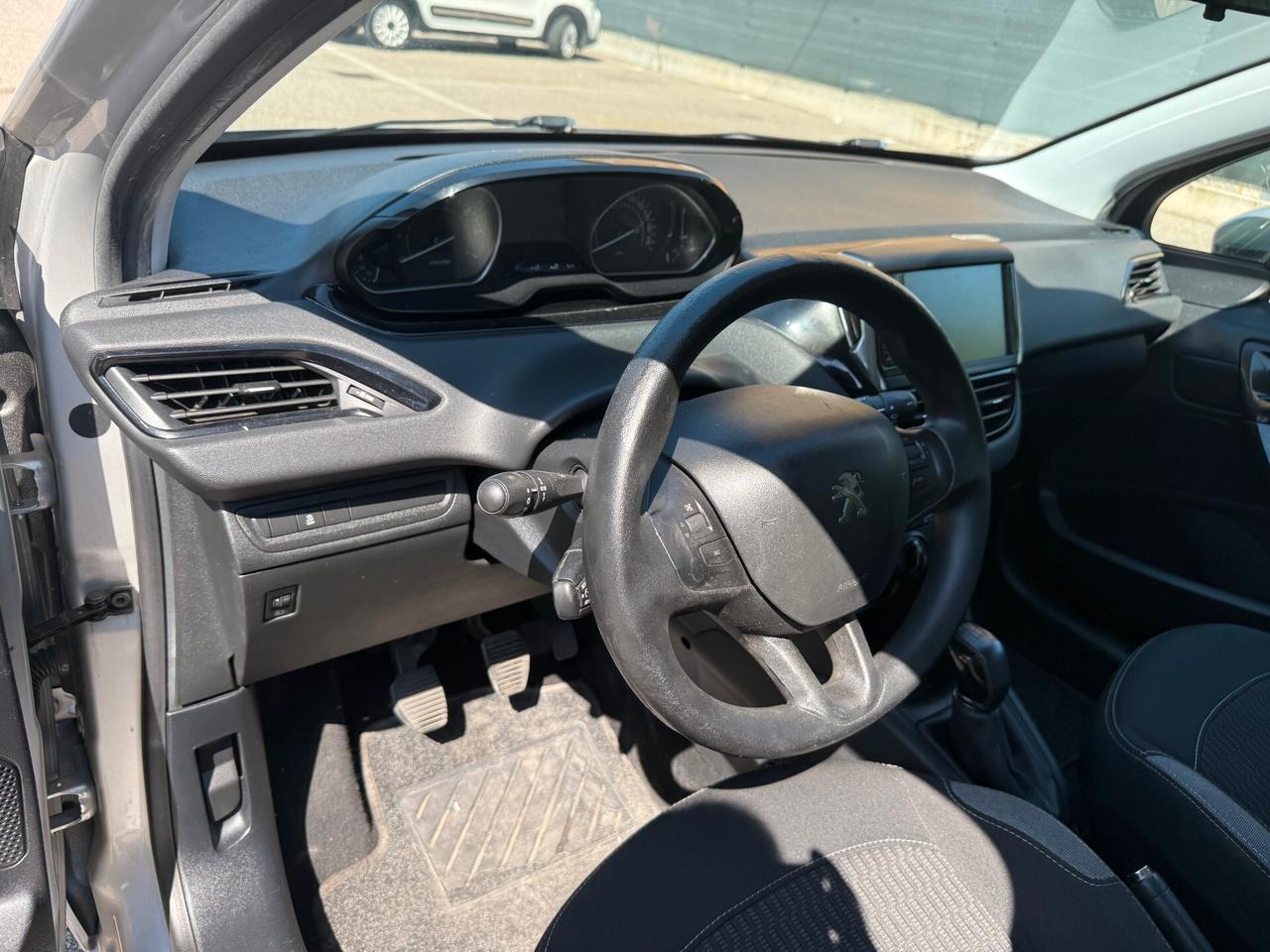Peugeot 208 1.2 - NEOPATENTATI - 12 MESI DI GARANZIA -
