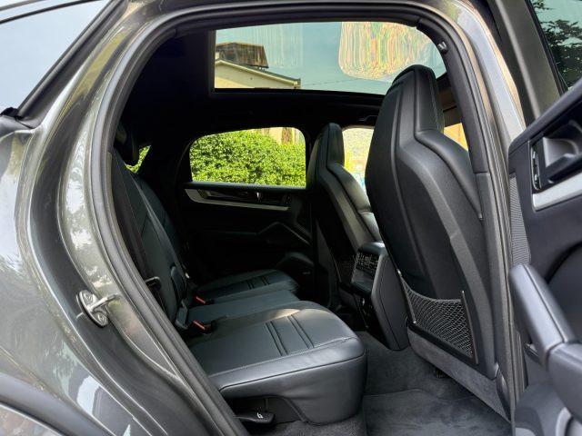 PORSCHE Cayenne Coupé 3.0 V6 E-Hybrid MOD. 2024 IVA ESPOSTA
