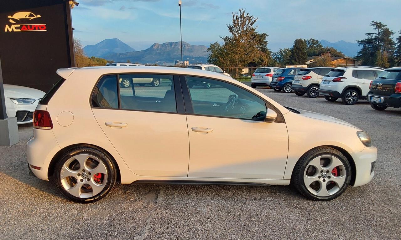 Volkswagen Golf 2.0 TSI DSG GTI