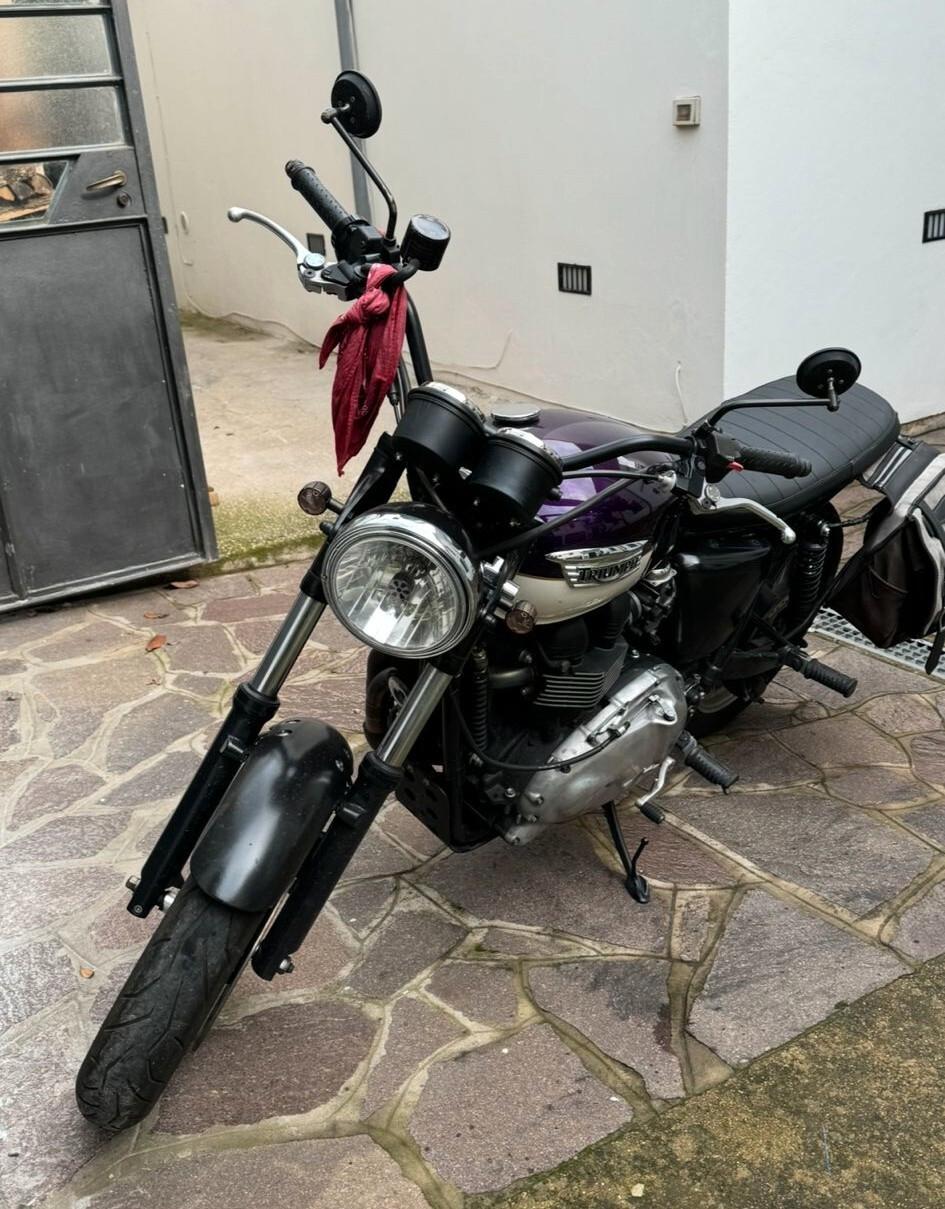 Triumph Bonneville SE