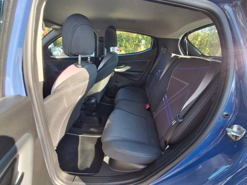 Lancia Ypsilon 0.9 TwinAir 85 CV 5 porte Metano Ecochic