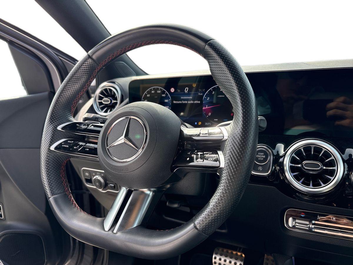 Mercedes-Benz B 180 AMG Line Premium auto