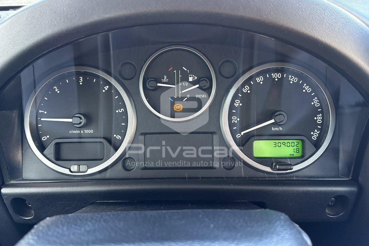 LAND ROVER Defender 110 2.4 TD4 Station Wagon SE