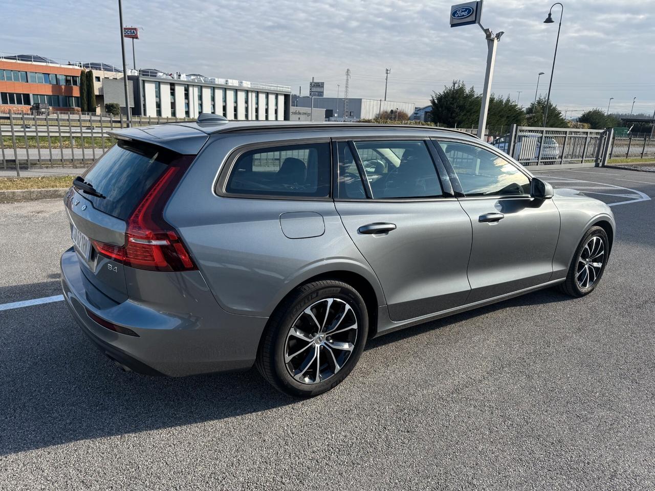 Volvo V60 B4 (Diesel/Hybrid) Momentum Business