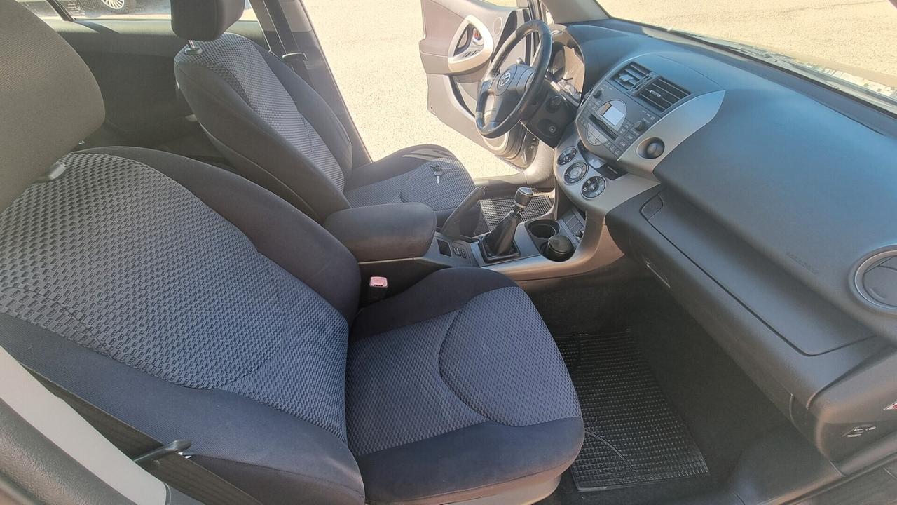 Toyota RAV 4 RAV4 2.2 D-4D 136 CV Luxury 4X4