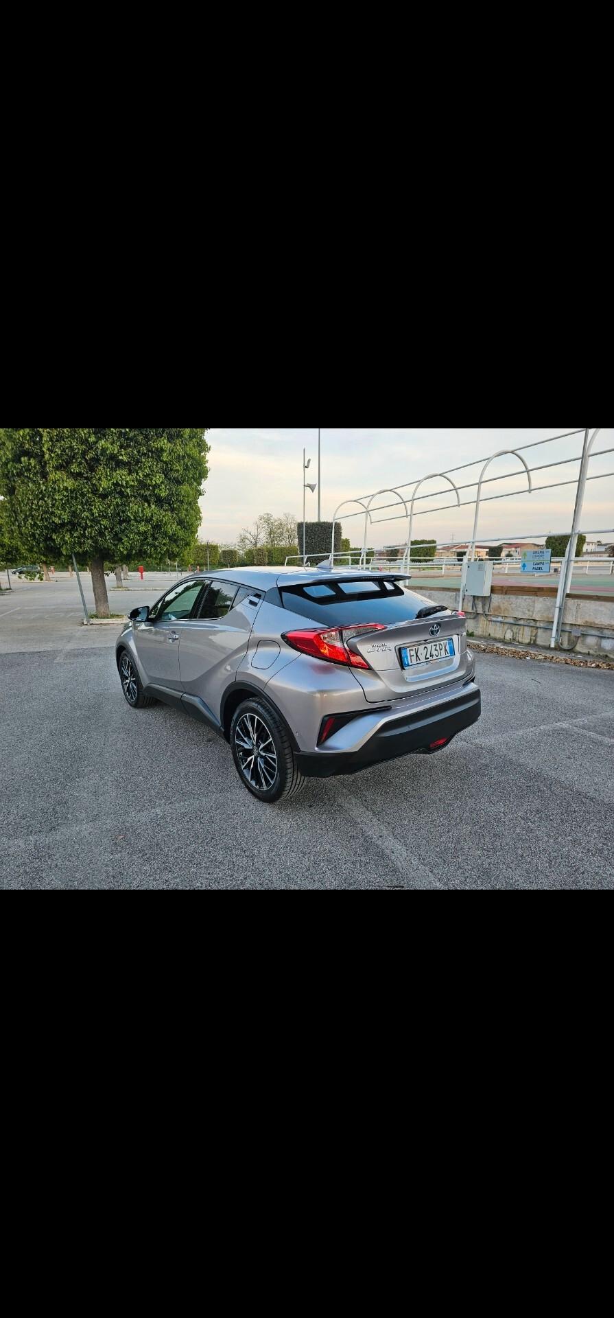 Toyota C-HR 1.8 Hybrid E-CVT Lounge