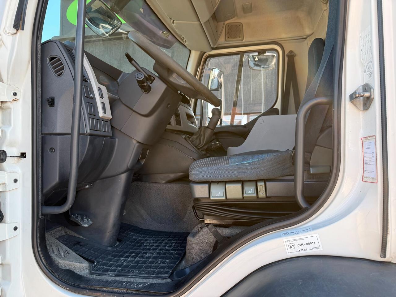 Volvo FL240 ribaltabile 5.10m 4x2 Euro4