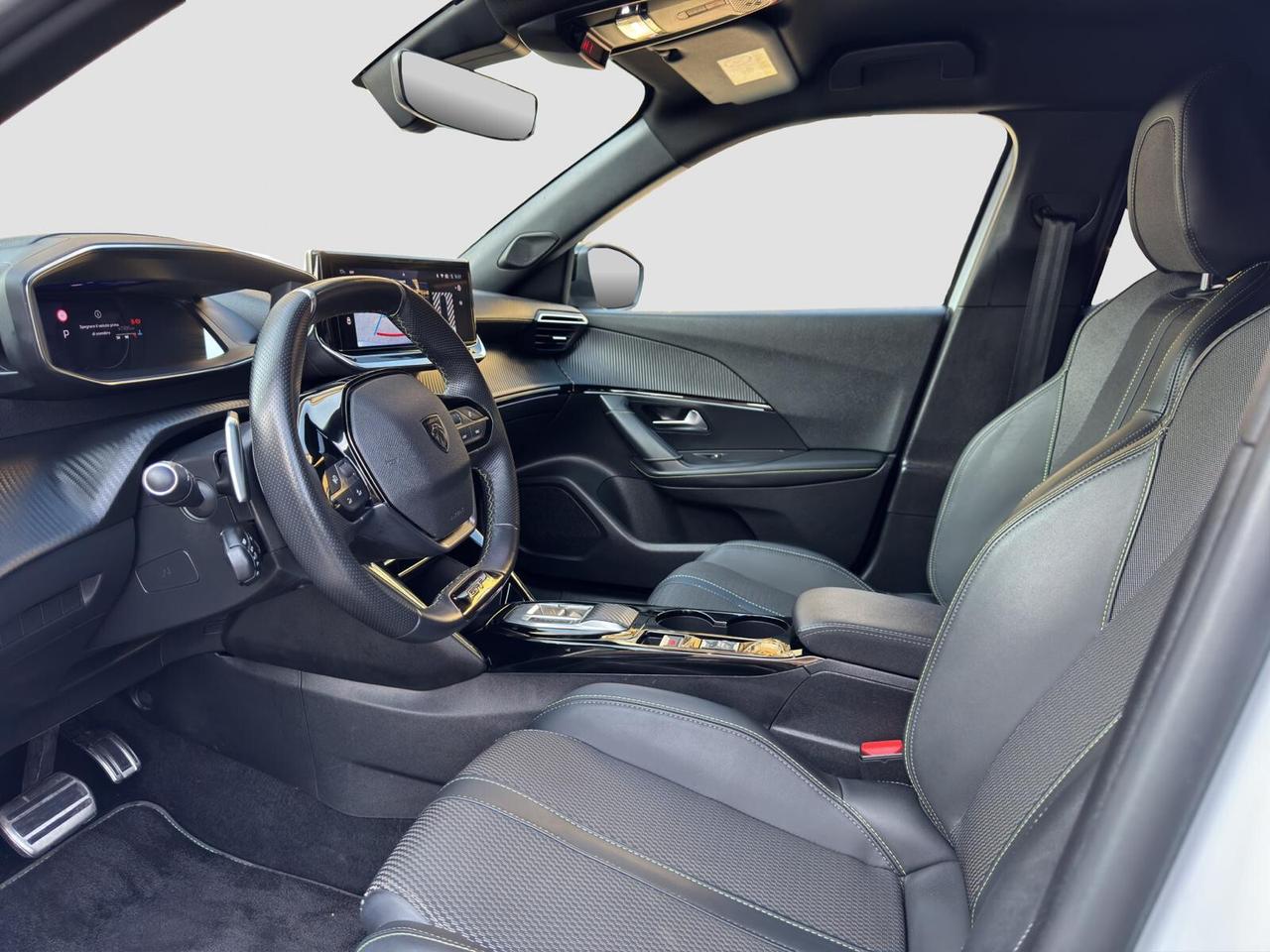 Peugeot 2008 1.2 130cv puretech GT automatica 2024