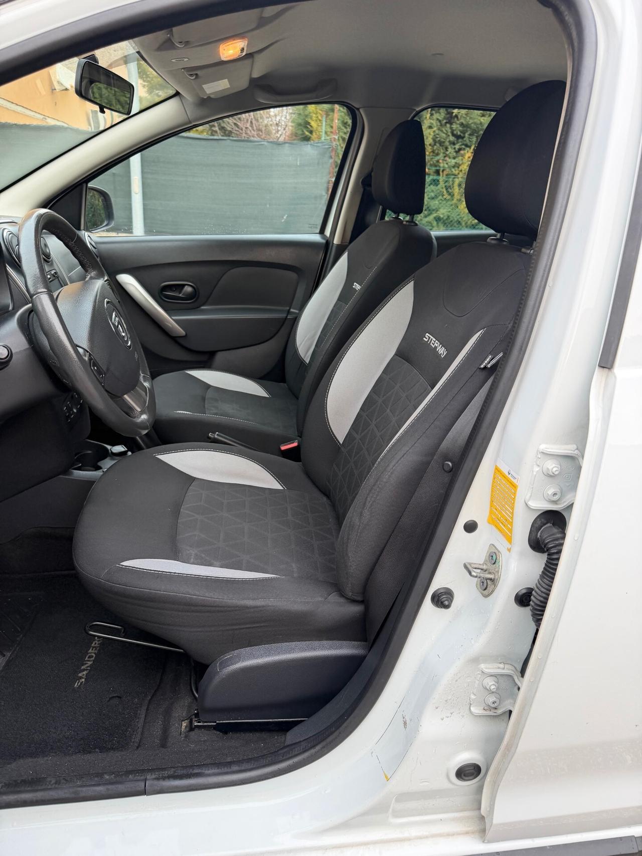 Dacia Sandero Stepway 0.9 GPL - NEOP. - 12 MESI DI GARANZIA -