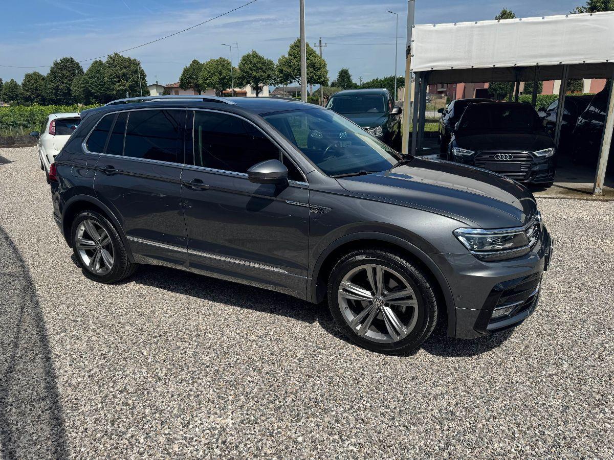 VOLKSWAGEN - Tiguan - 2.0 TDI DSG 4MOTION R-LINE