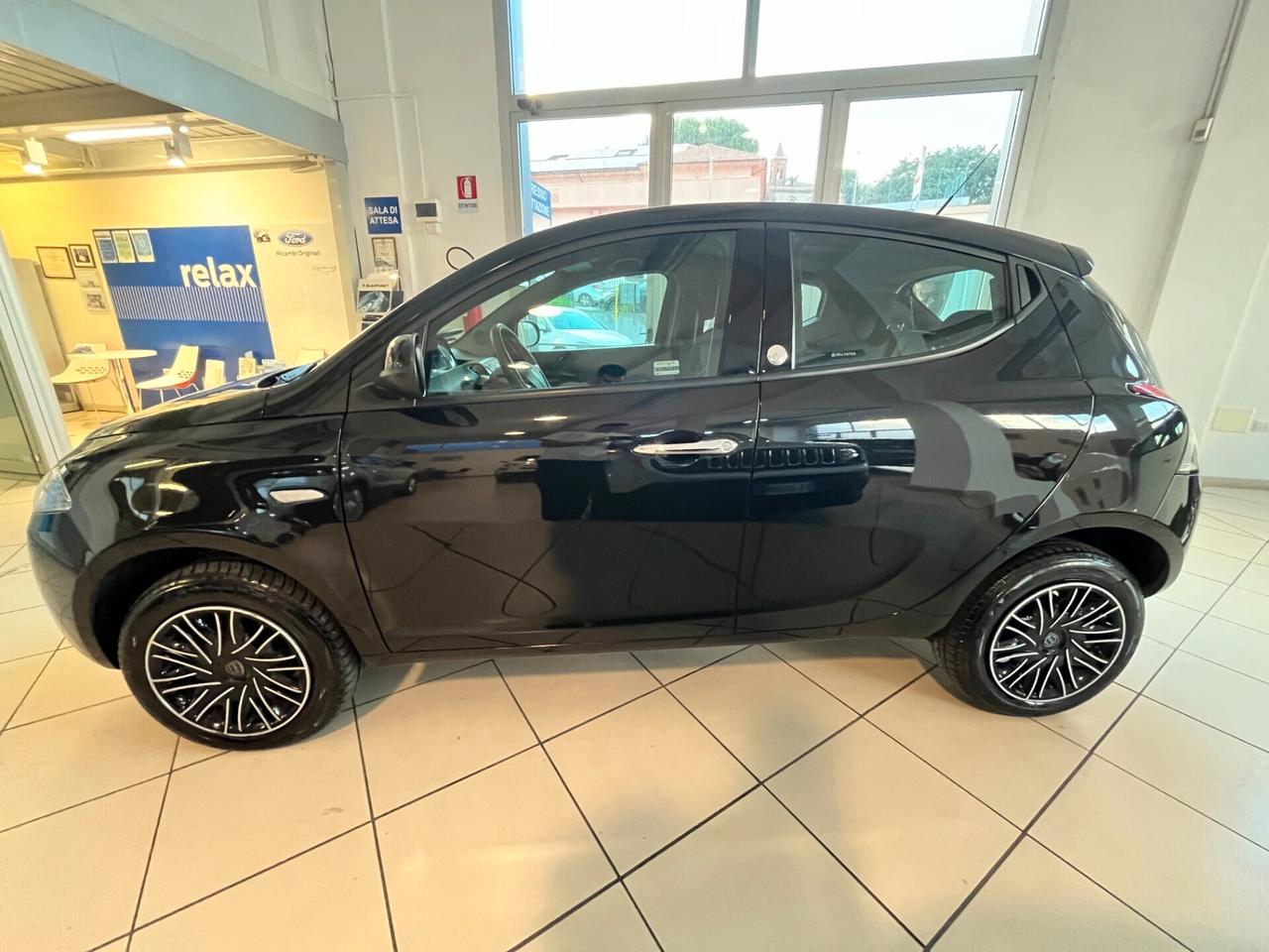 Lancia Ypsilon 0.9 TwinAir 5 porte Metano Ecochic Gold