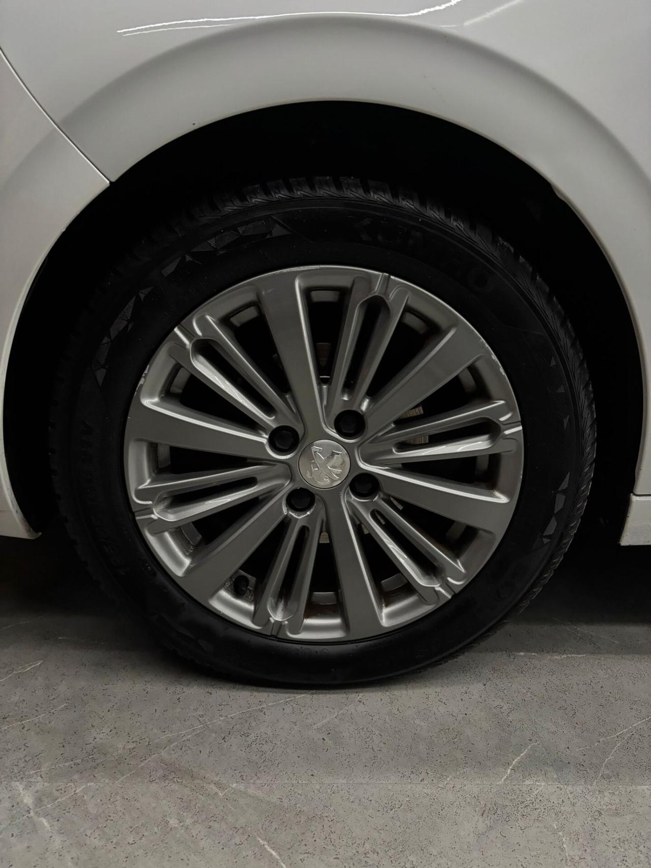 Peugeot 208 1.5 BlueHDi 100 S&S 5 porte Allure