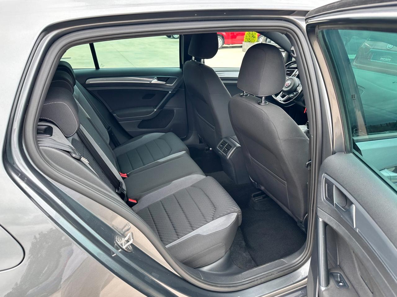 Volkswagen Golf 1.6 TDI 115 CV R-LINE