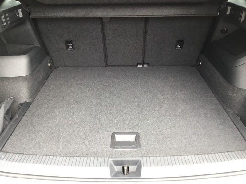 Volkswagen Tiguan 1.5 eTSI 110KW ACT R-Line DSG Gancio LED 19" Camera