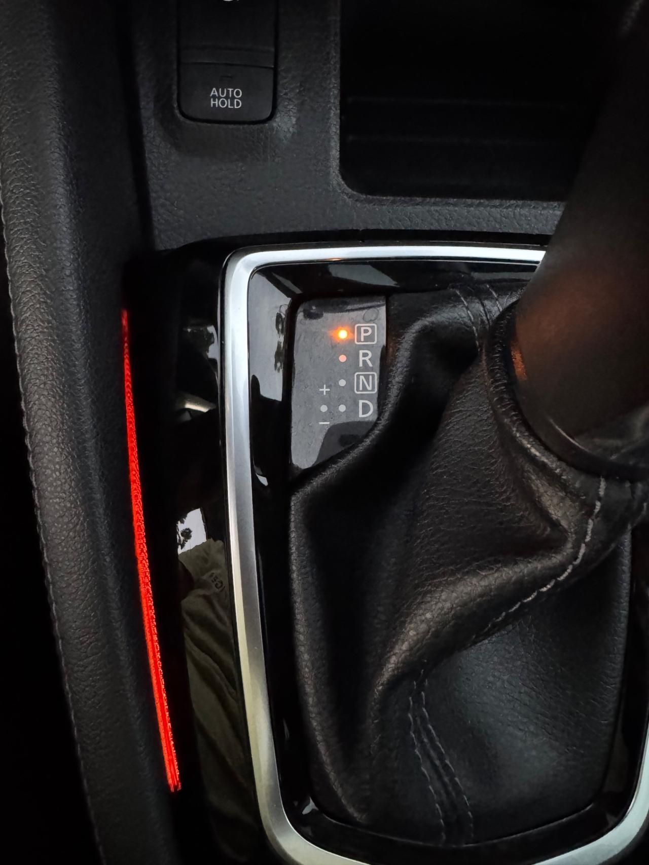 Nissan Qashqai 1.5 dCi CAMBIO AUTOMATICO/POCHI CHILOMETRI