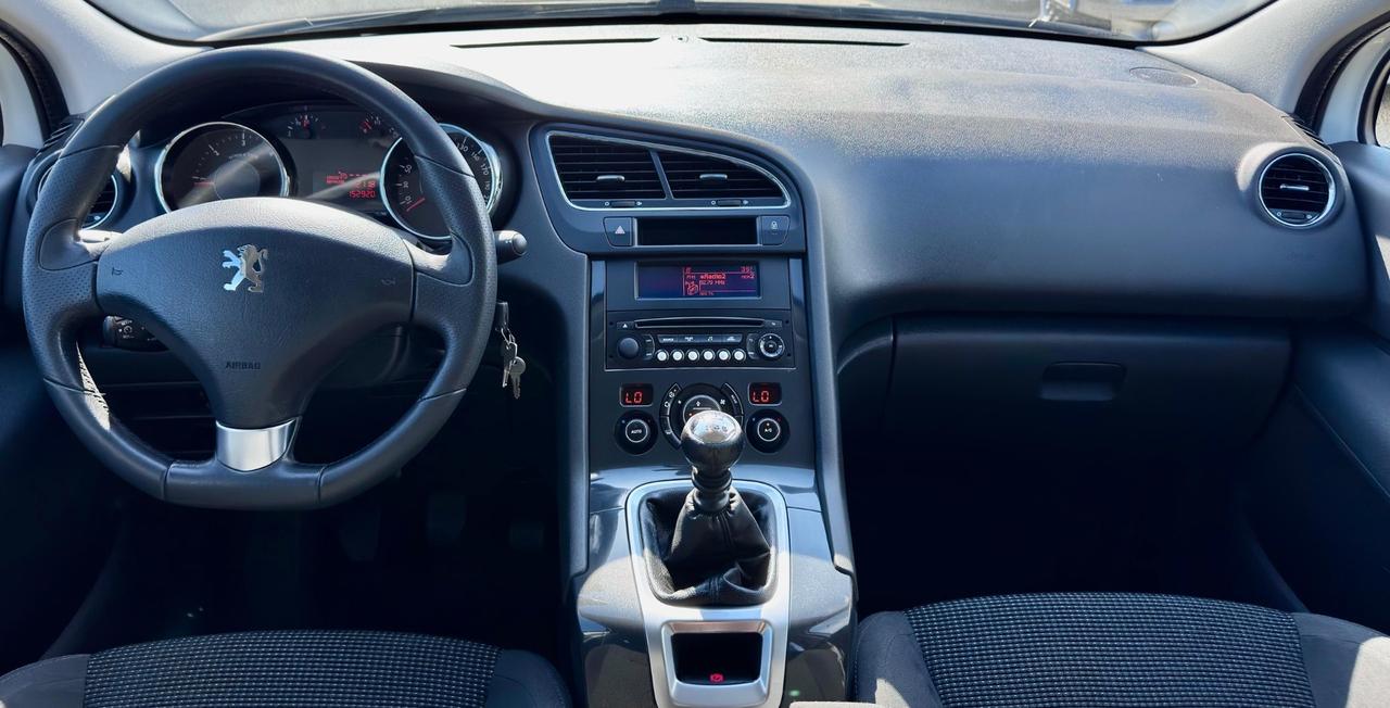 Peugeot 5008 1.6 HDi 115CV Allure