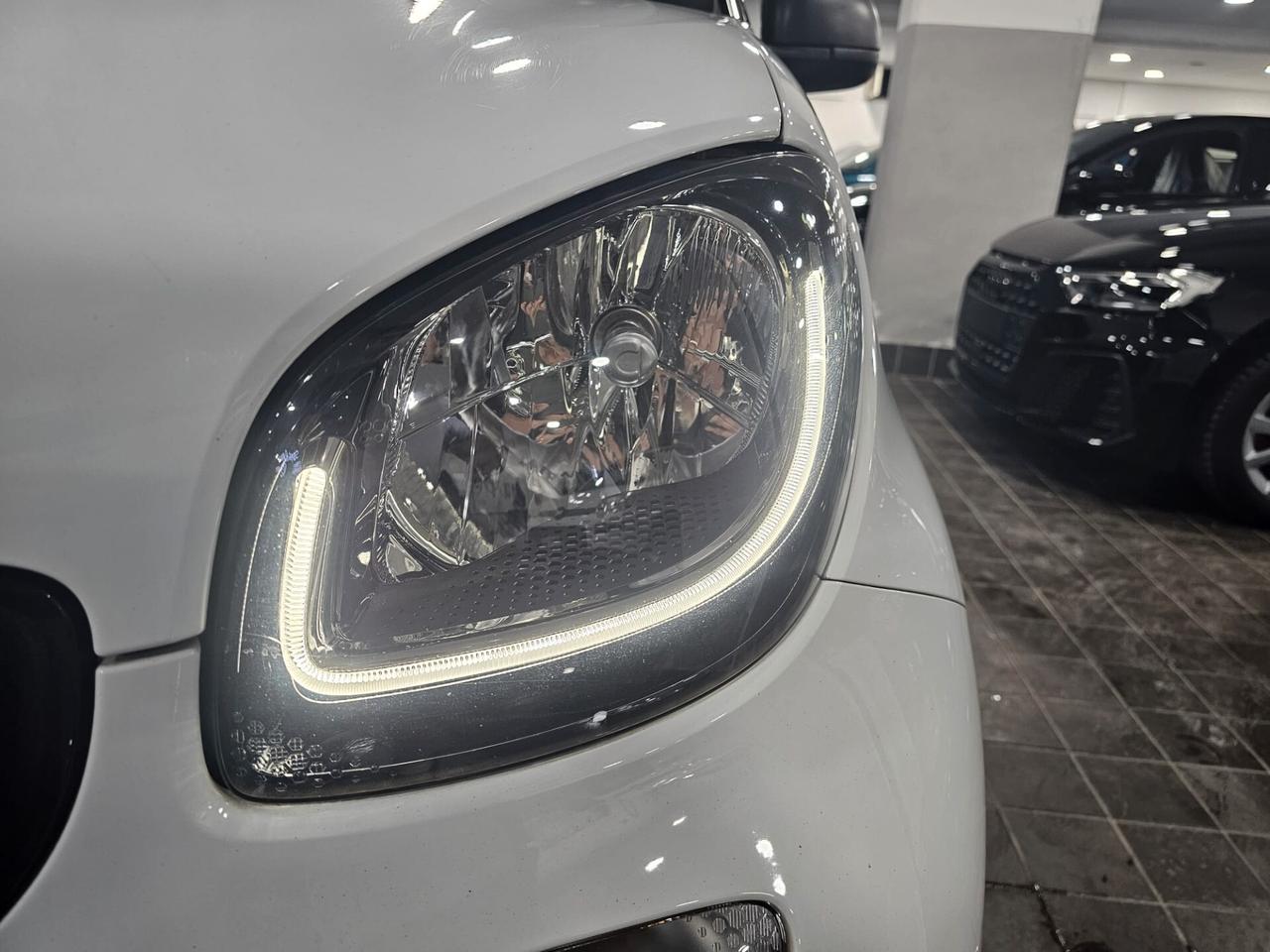 NUOVA SMART FORFOUR IDENTITY BLACK EDITION PASSION 0.9 BENZ 90CV TWINAMIC