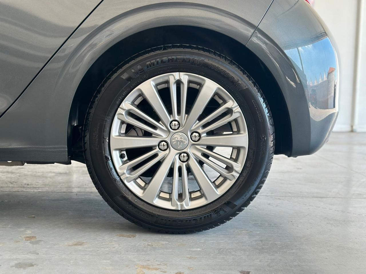 Peugeot 208 1.2 GPL 2016