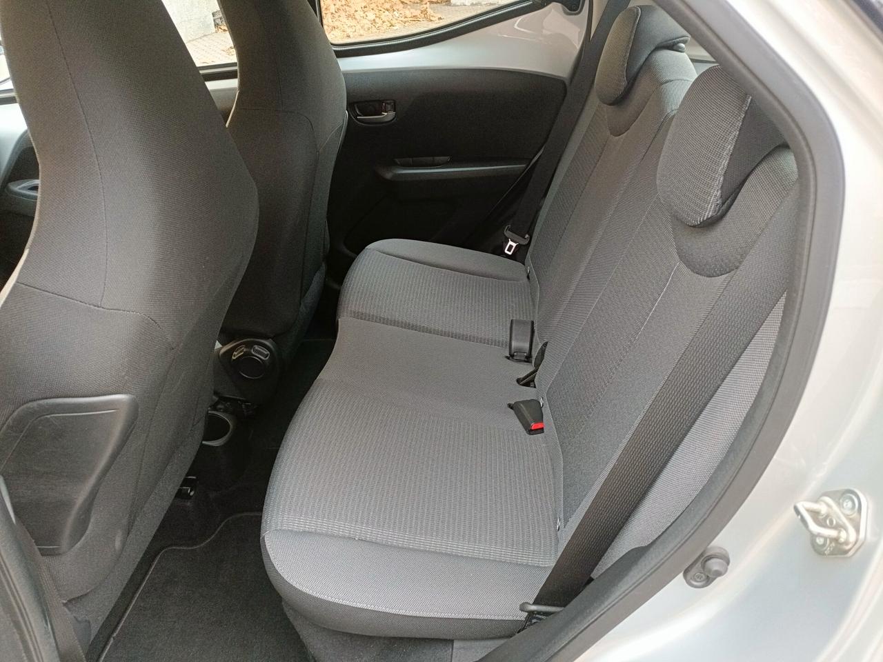 Toyota Aygo Connect 1.0 VVT-i 72 CV 5 porte x-play MMT