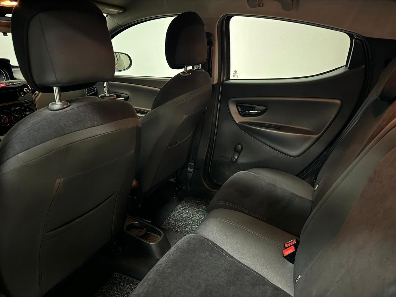 Lancia Ypsilon 1.3 MJT 16V 95 CV 5 porte *** NEOPATENTATI***