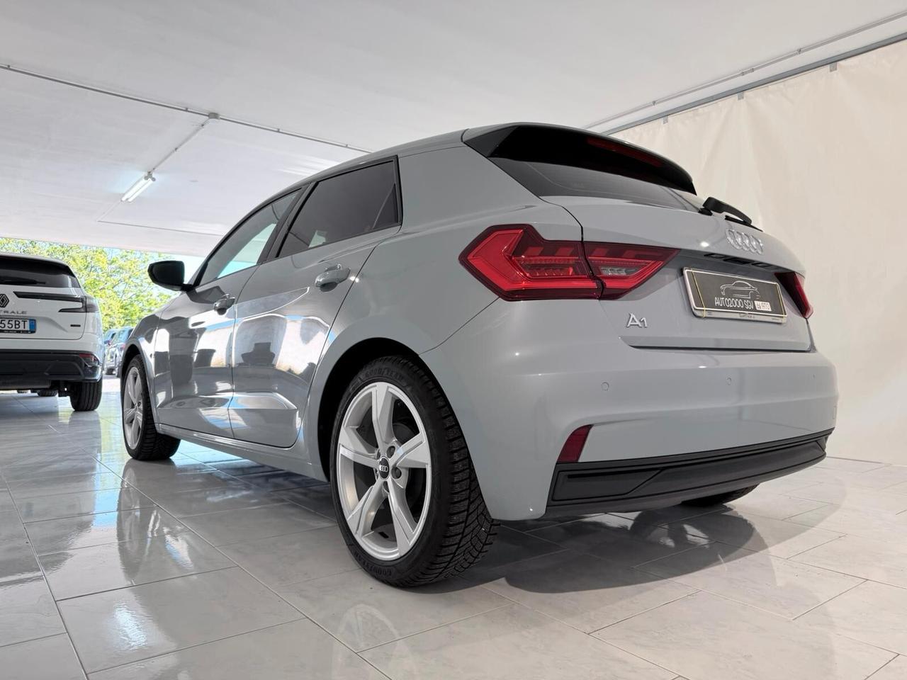 Audi A1 SPORTBACK NEOPATENTATI IVA ESPOSTA
