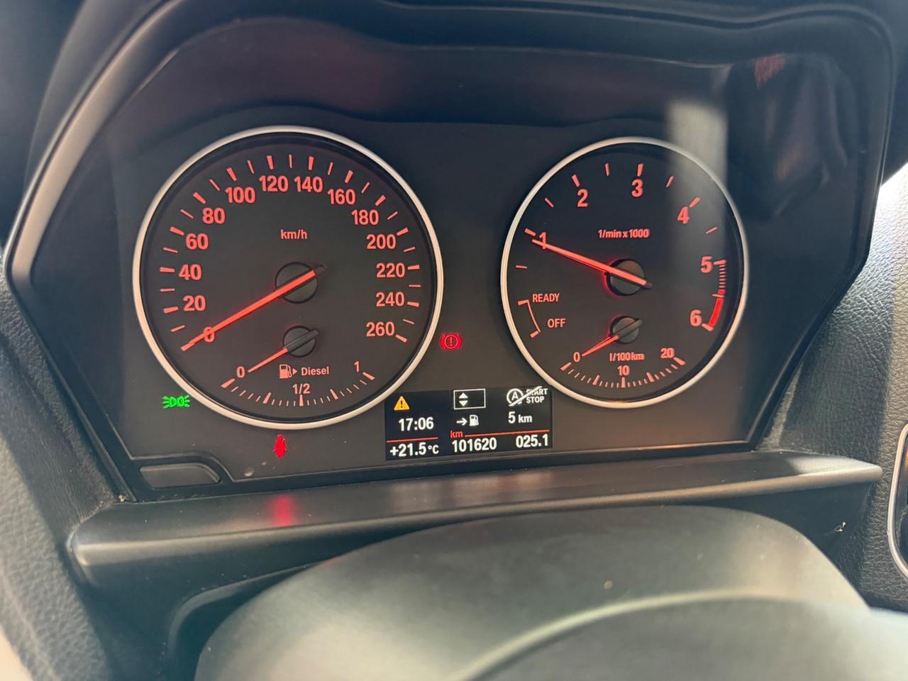 Bmw 116d 2016 5p. Urban