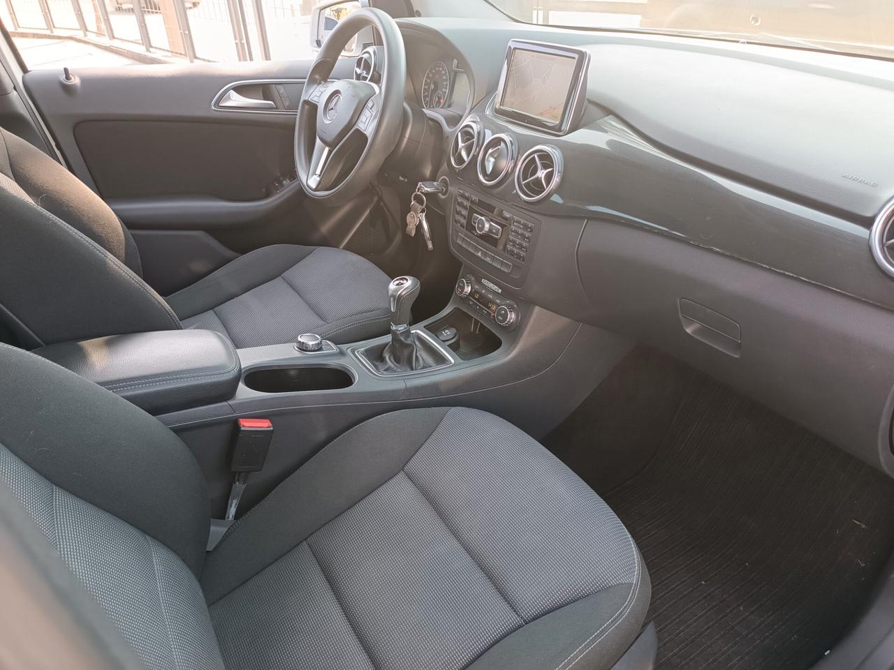Mercedes-benz B 180 CDI Premium solo 72.000km!
