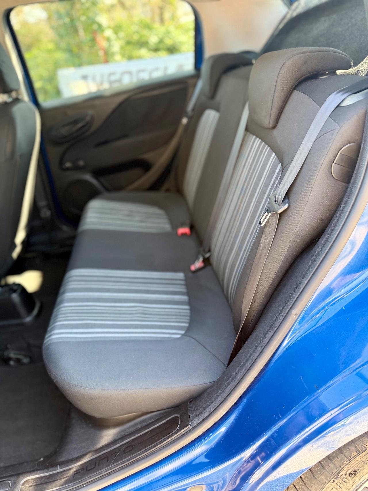 Fiat Punto Evo 2012 1.4 benzina/GPL OK NEOPATENTATI ! ! !