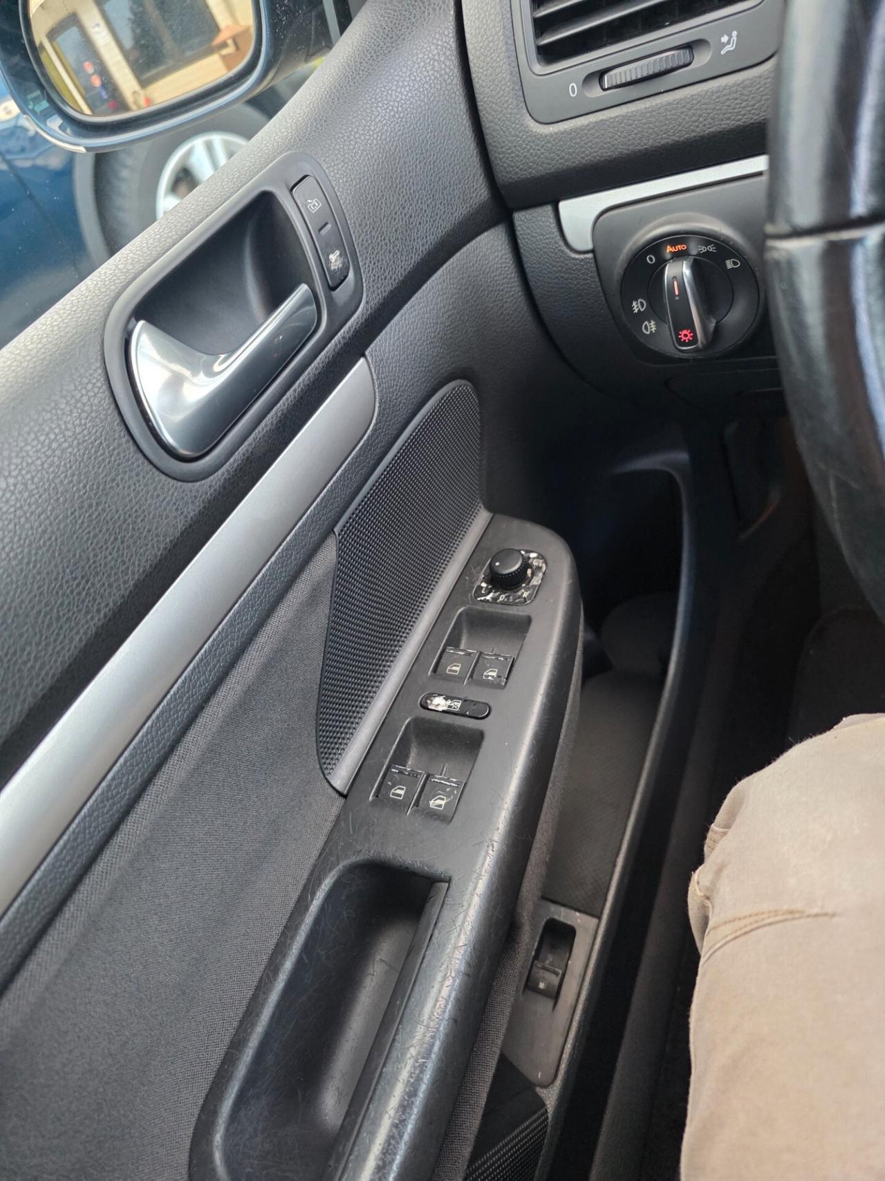 Volkswagen Golf 2.0 16V TDI 4x4 vista provata piaciuta