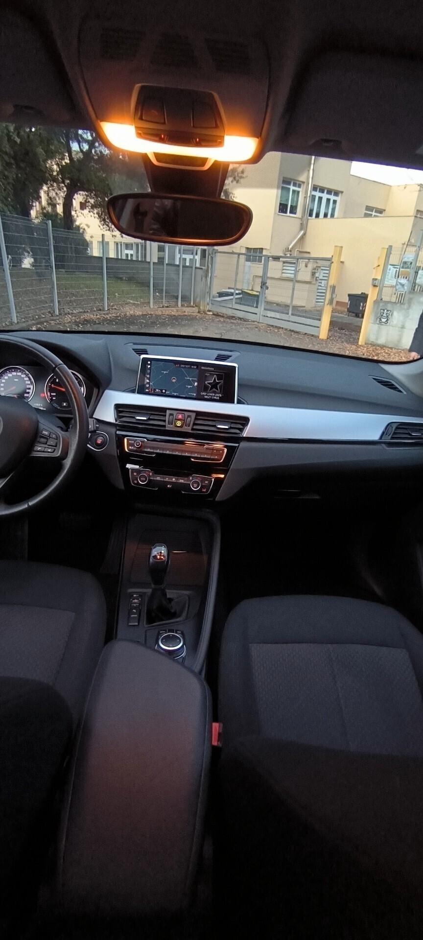 BMW X1 auto incidentata