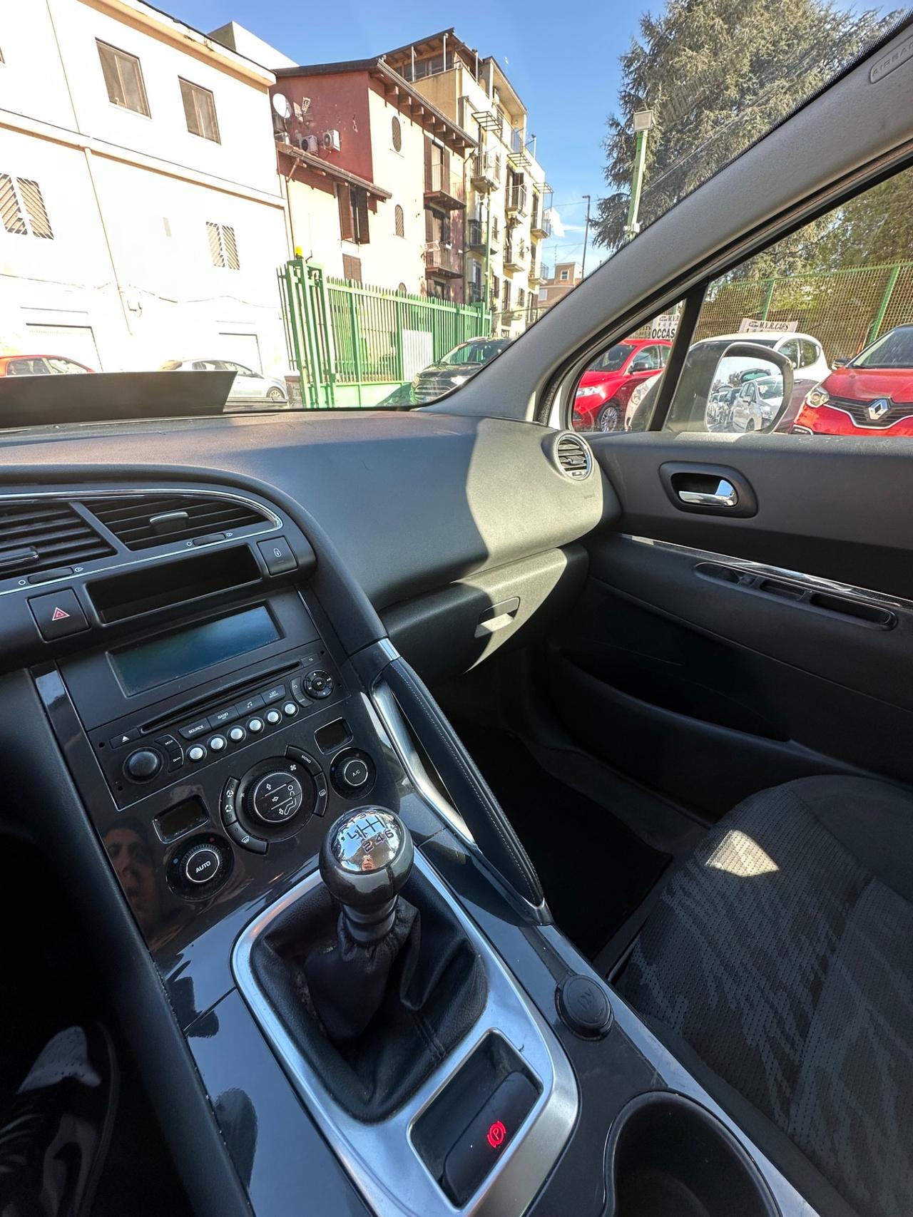 Peugeot 3008 1.6 HDi 115CV Business