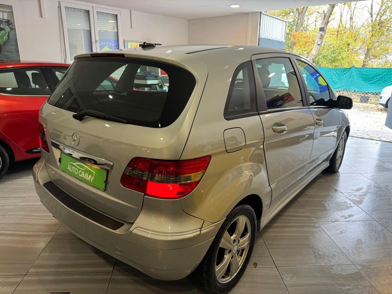 Mercedes-benz B 180 ANNO 2011 neopatentati