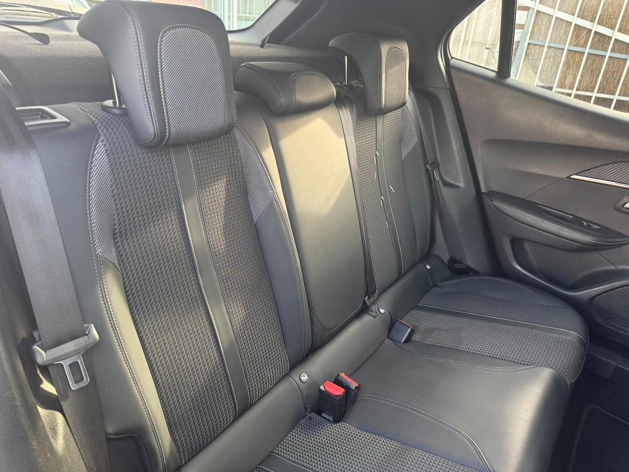 Peugeot 2008 1.5 BlueHDi EAT8 GT Pack