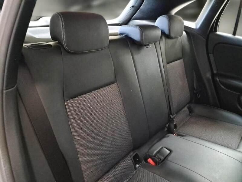 Mercedes-Benz GLA GLA 200 d Automatic Business