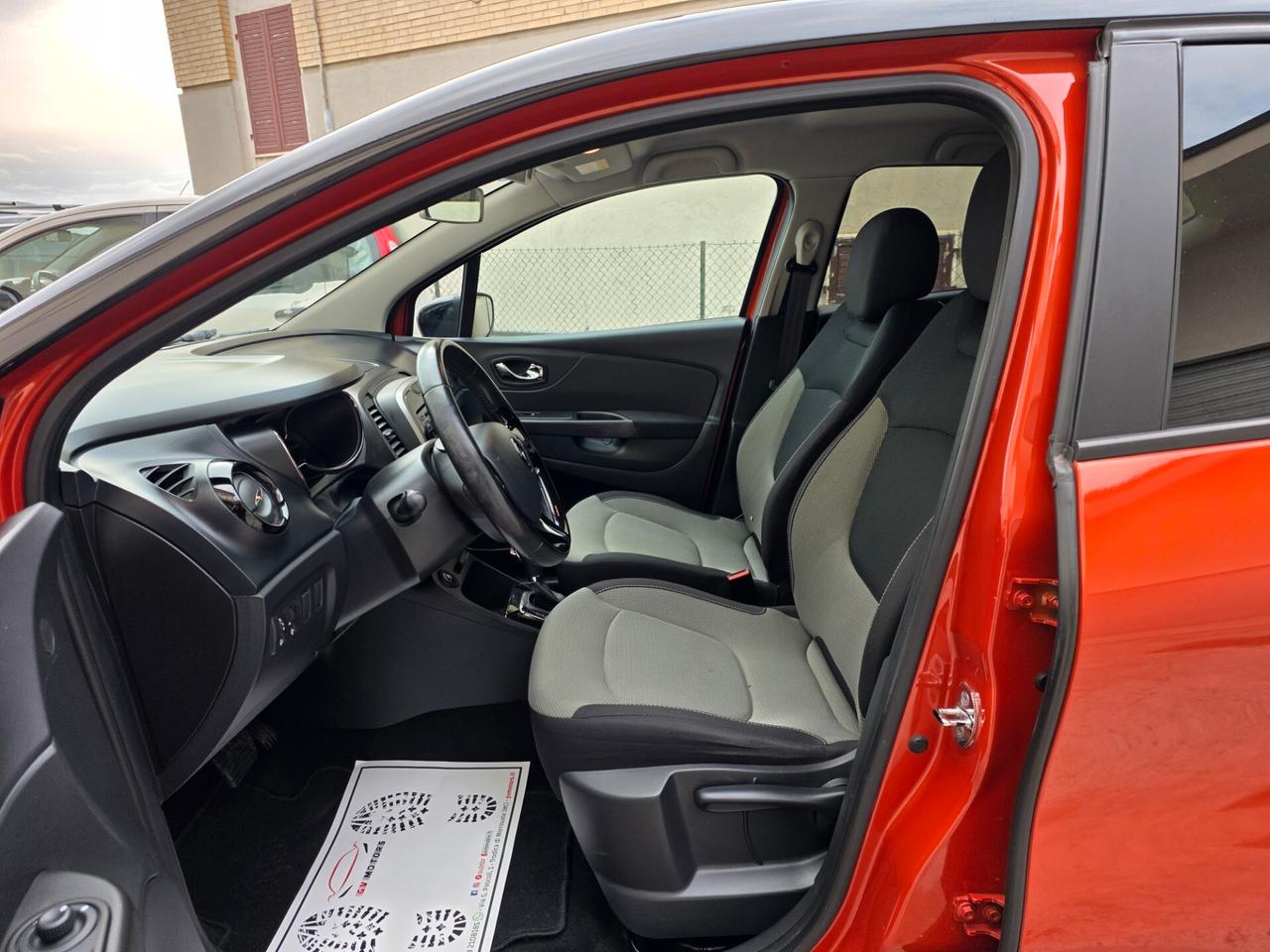 Renault Captur 1.5 dCi 90CV - CAMBIO AUTOMATICO