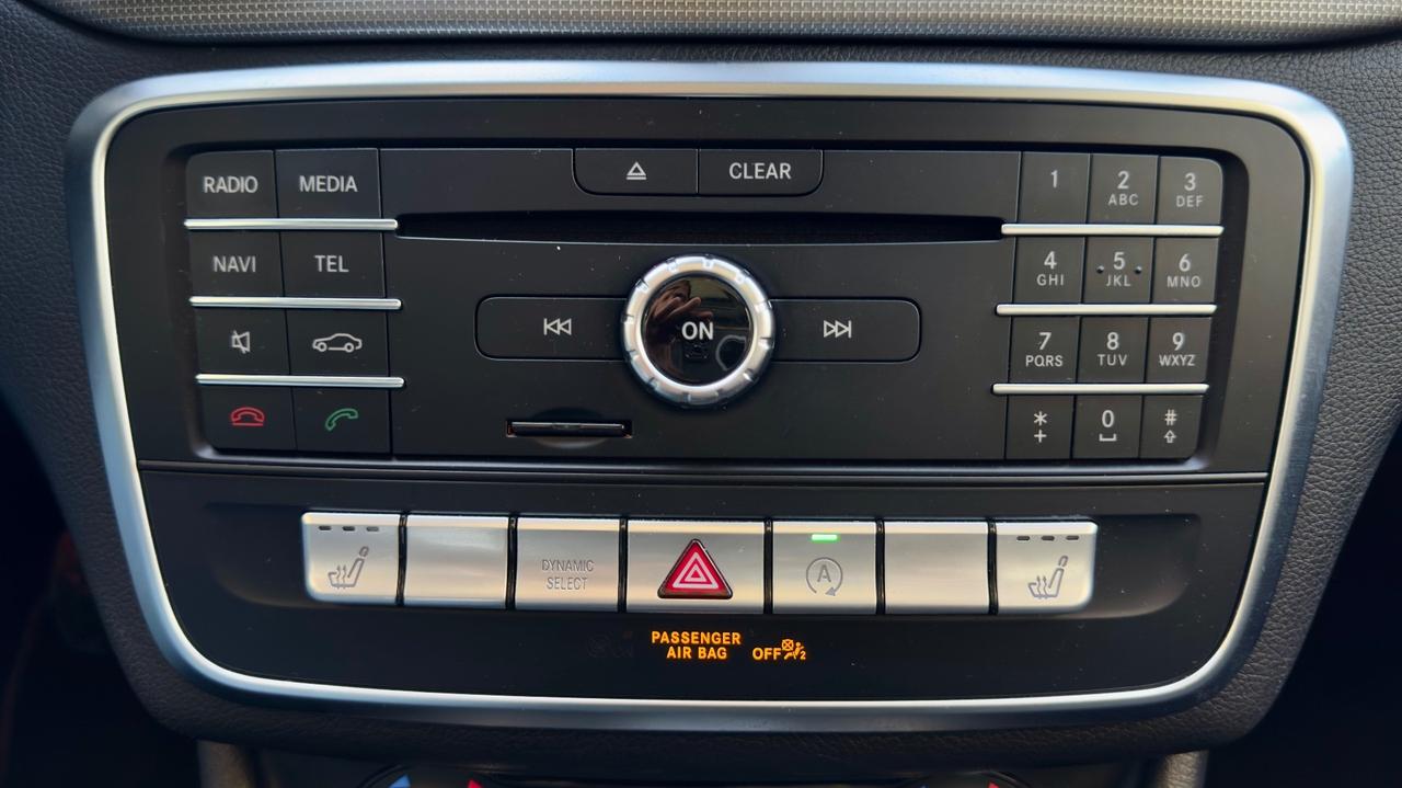 MERCEDES-BENZ GLA 180 1.6 PREMIUM 122CV - FULL LED, PELLE, TETTO, NEOPATENTATI