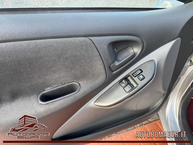 TOYOTA Yaris 1.0i 16V cat 5 porte Sol GOMMATA! NEOPATENTATI!