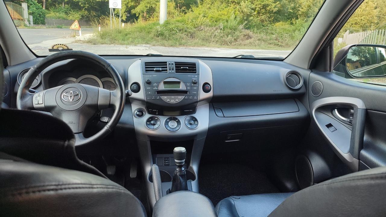 TOYOTA RAV4 2.2 D-4D 177CV LUXURY