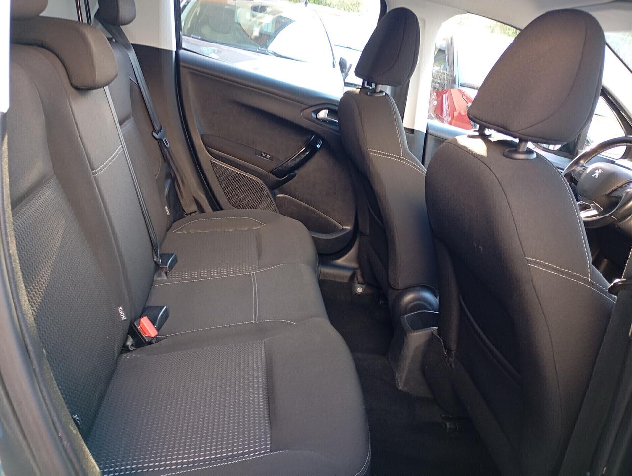 Peugeot 208 5P 1.2 PureTech 82CV Allure