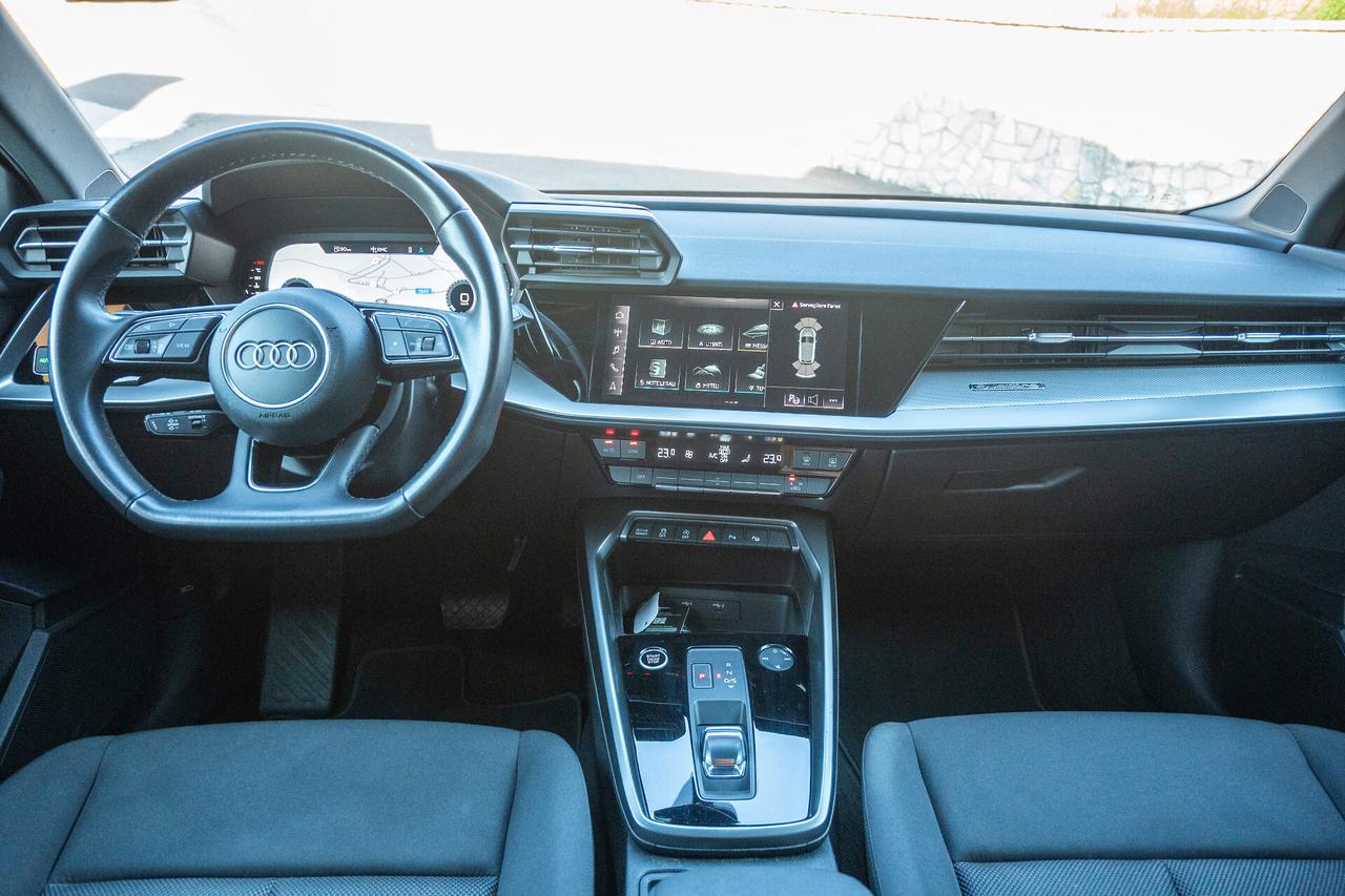 Audi A3 2.0 TDI quattro S line 200CV - UNIPROPRIETARIO