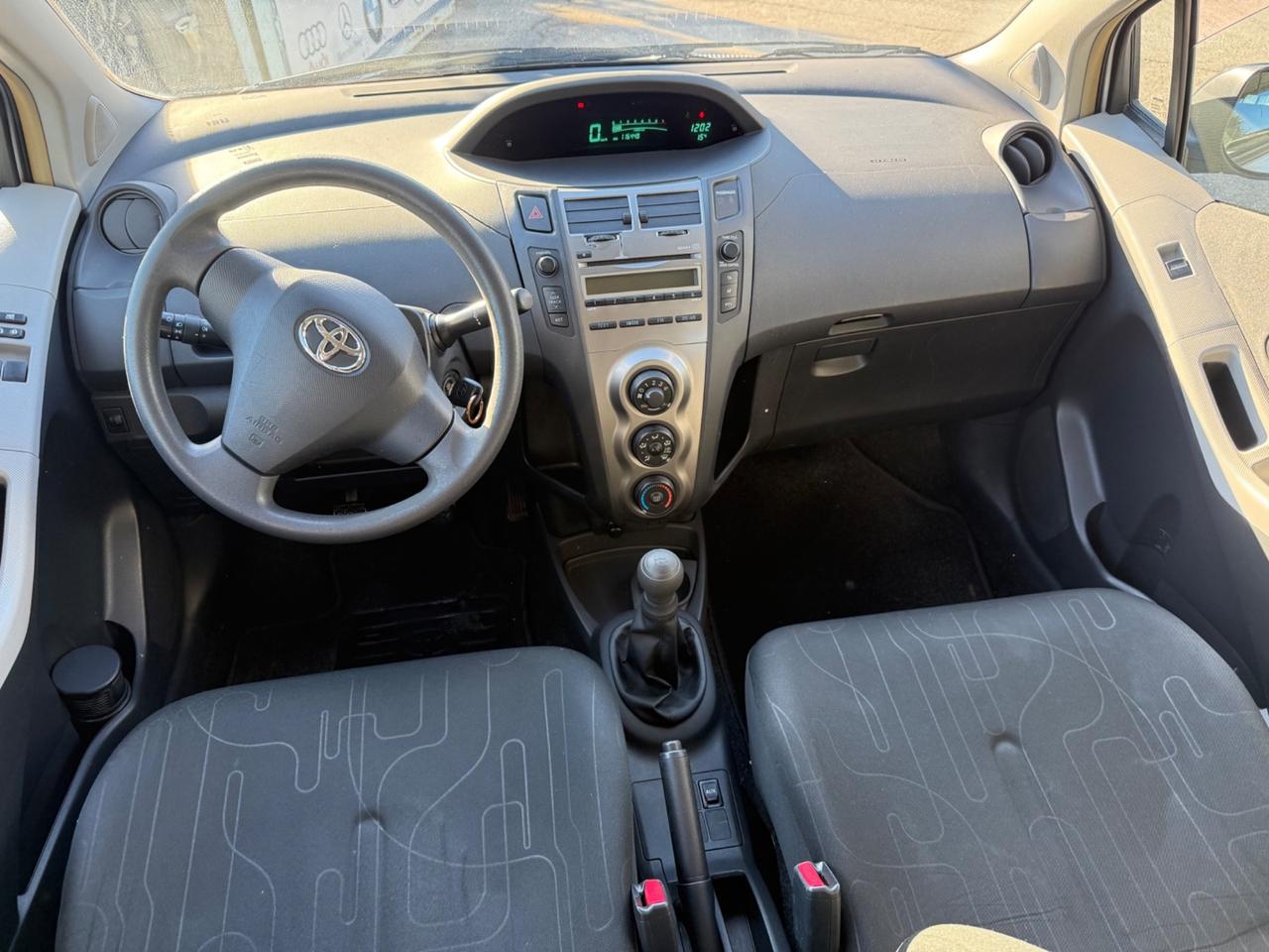 Toyota Yaris 1.0 5 porte 116000 km