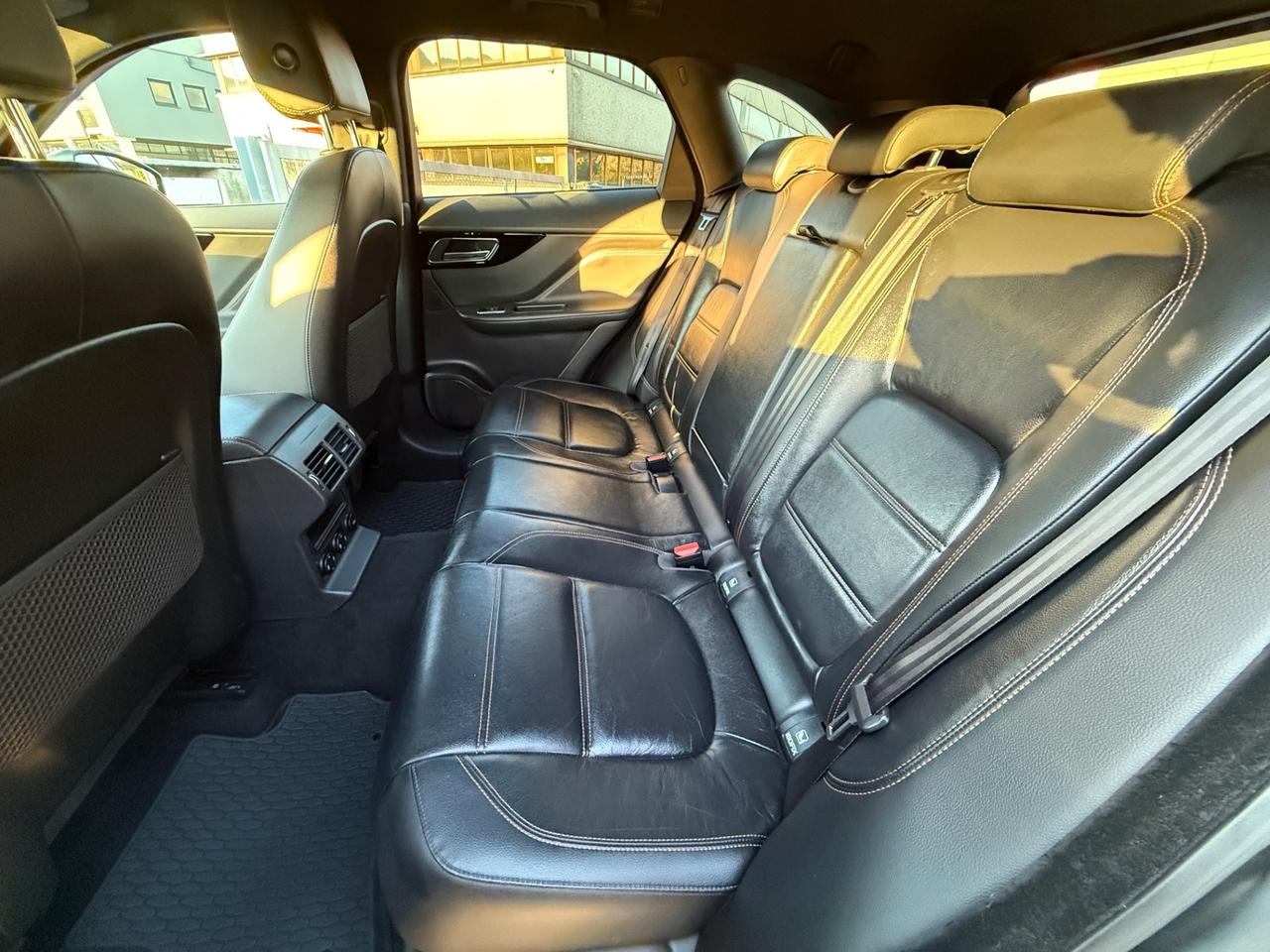 Jaguar F-Pace 2.0 D 180 CV AWD aut. Portfolio 2017